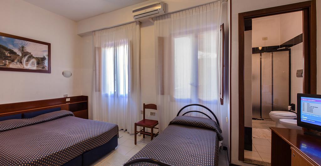 Hotel La Terrazza Cagliari Bilik gambar