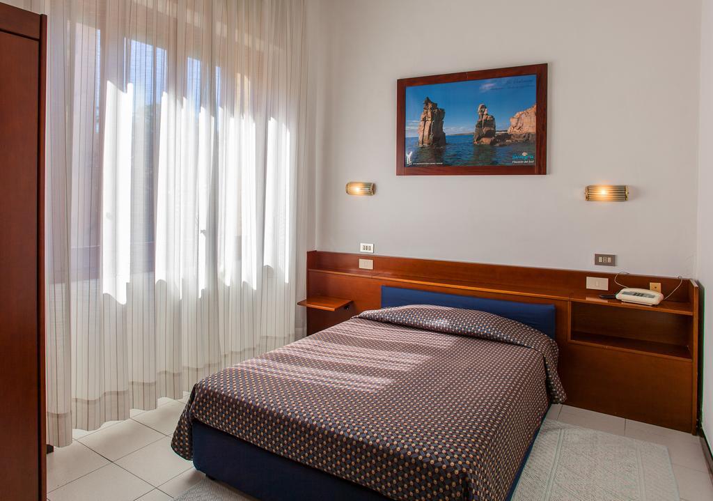 Hotel La Terrazza Cagliari Bilik gambar